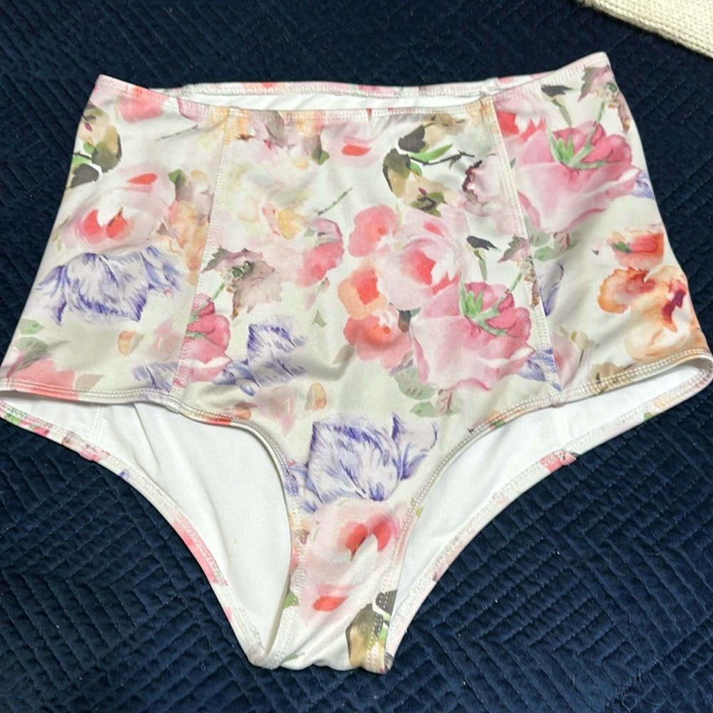 ❌❌SOLD❌❌ Kortni Jeane watercolor floral (?)